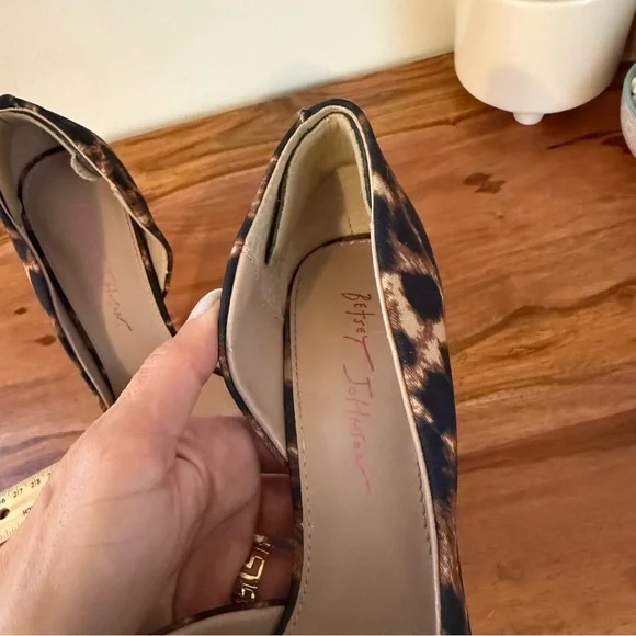 Betsey Johnson Leopard Print Pumps with Red Stiletto Heel - Picture 4 of 8